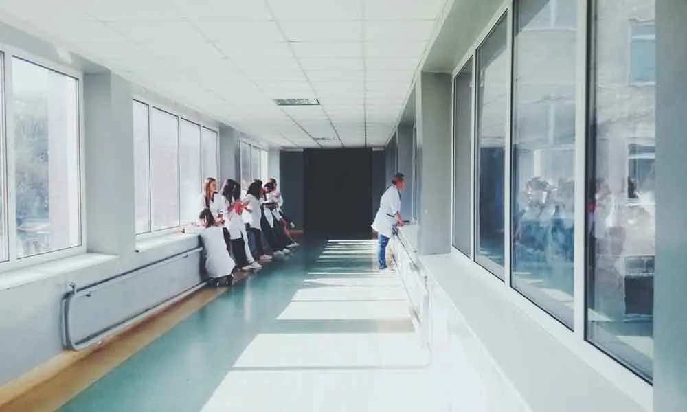 Hastane Çalışanlarına Digital Signage ile Moral Verin