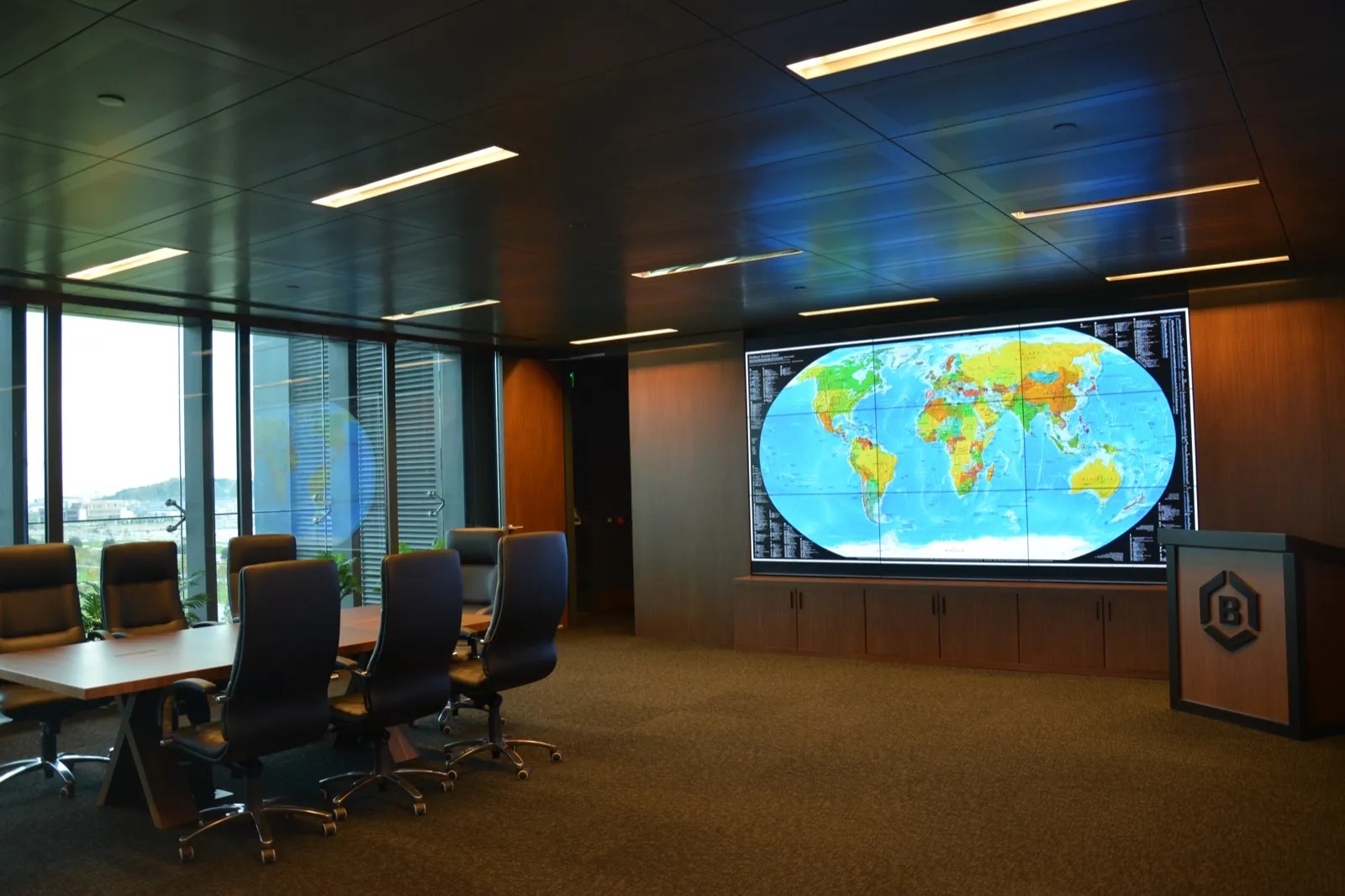 Bayegan Office Displays — Image 20