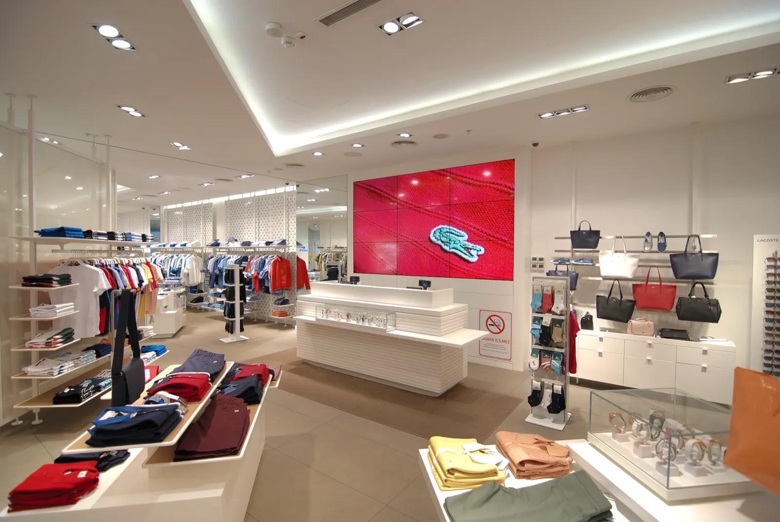Lacoste — Image 3