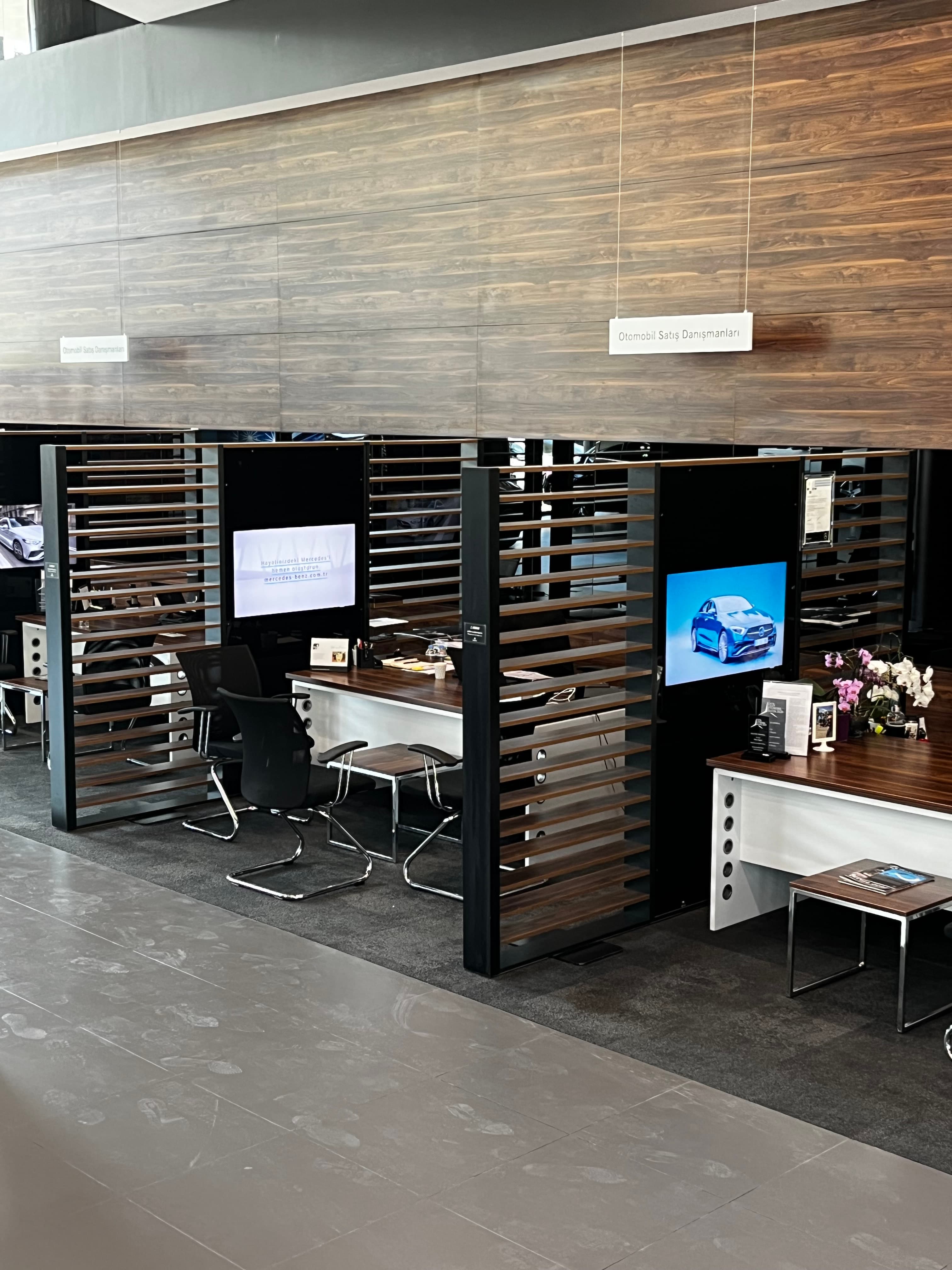 Vadi İstanbul Mercedes Showroom