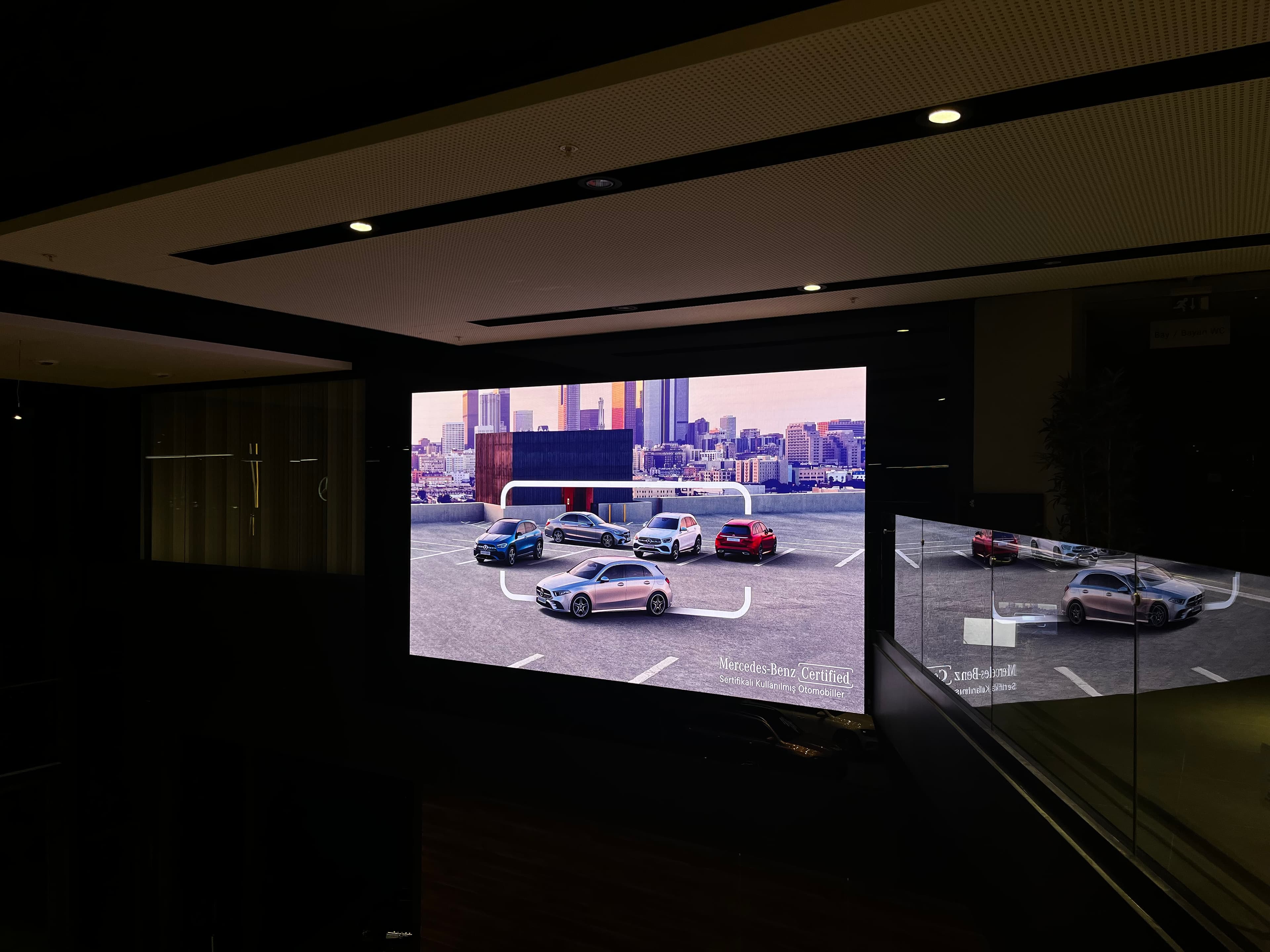 Vadi İstanbul Mercedes Showroom — görsel 2